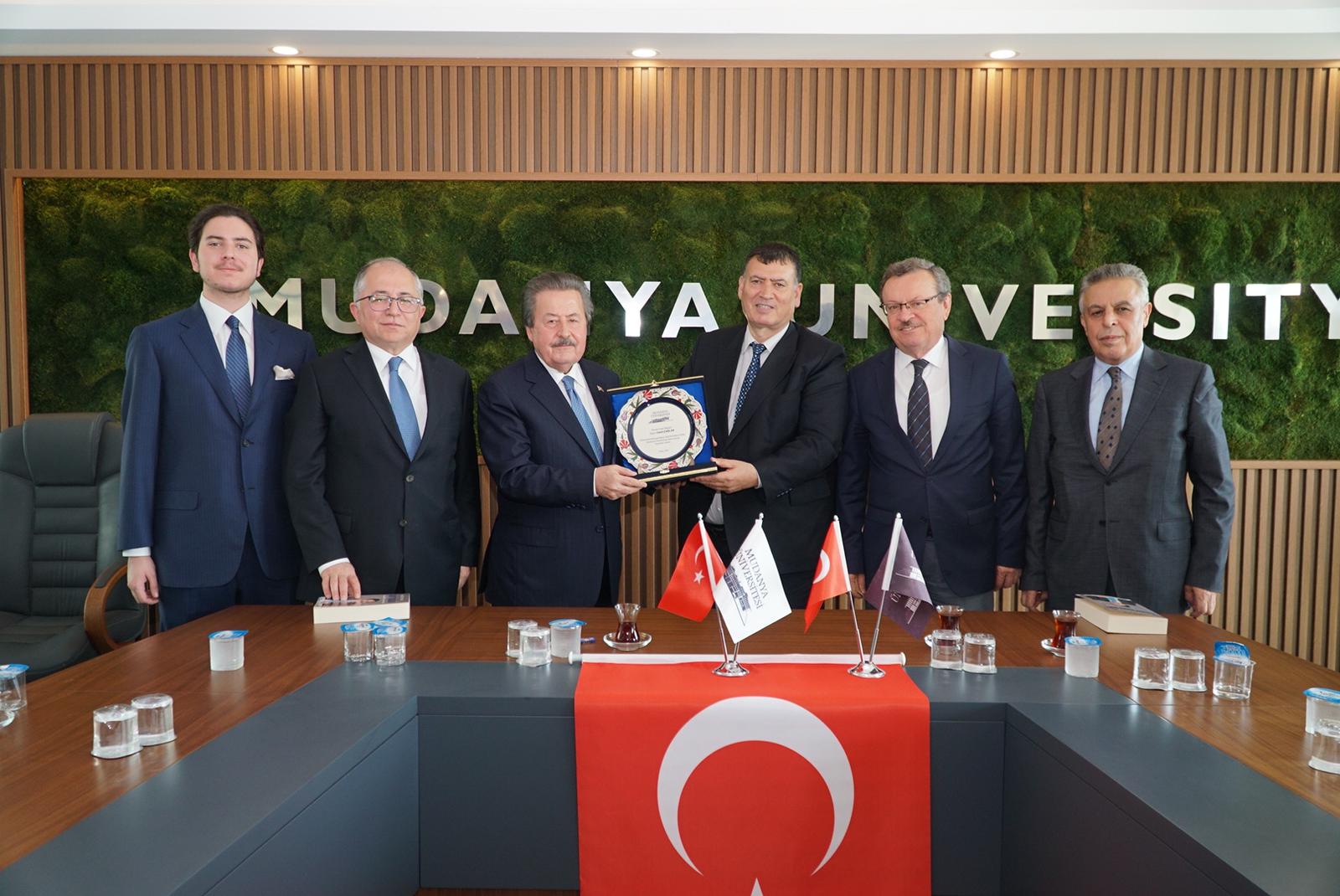 Devlet eski Bakanı Cavit Çağlar’dan Mudanya Üniversitesi’ne övgü