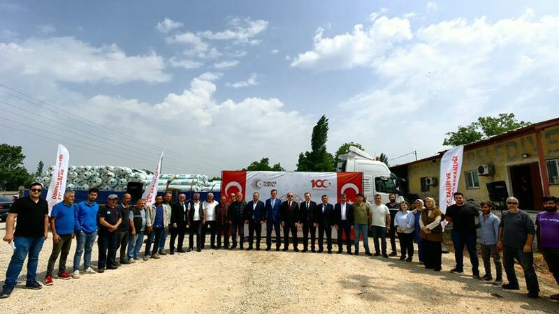Bursa’da çiftçiye örtü desteği Bursa'da Plastik Sera Örtülerinin Yenilenmesi Projesi çerçevesinde üreticilere toplam 33