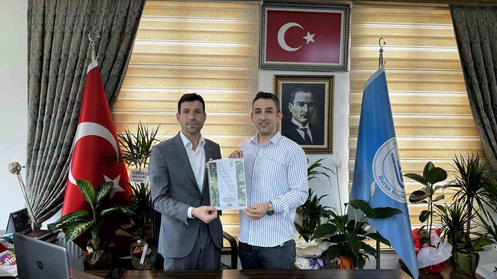 Bursa’nın bu ilçesinde belediye başkanı ilk maaşıyla bakın ne yaptı?