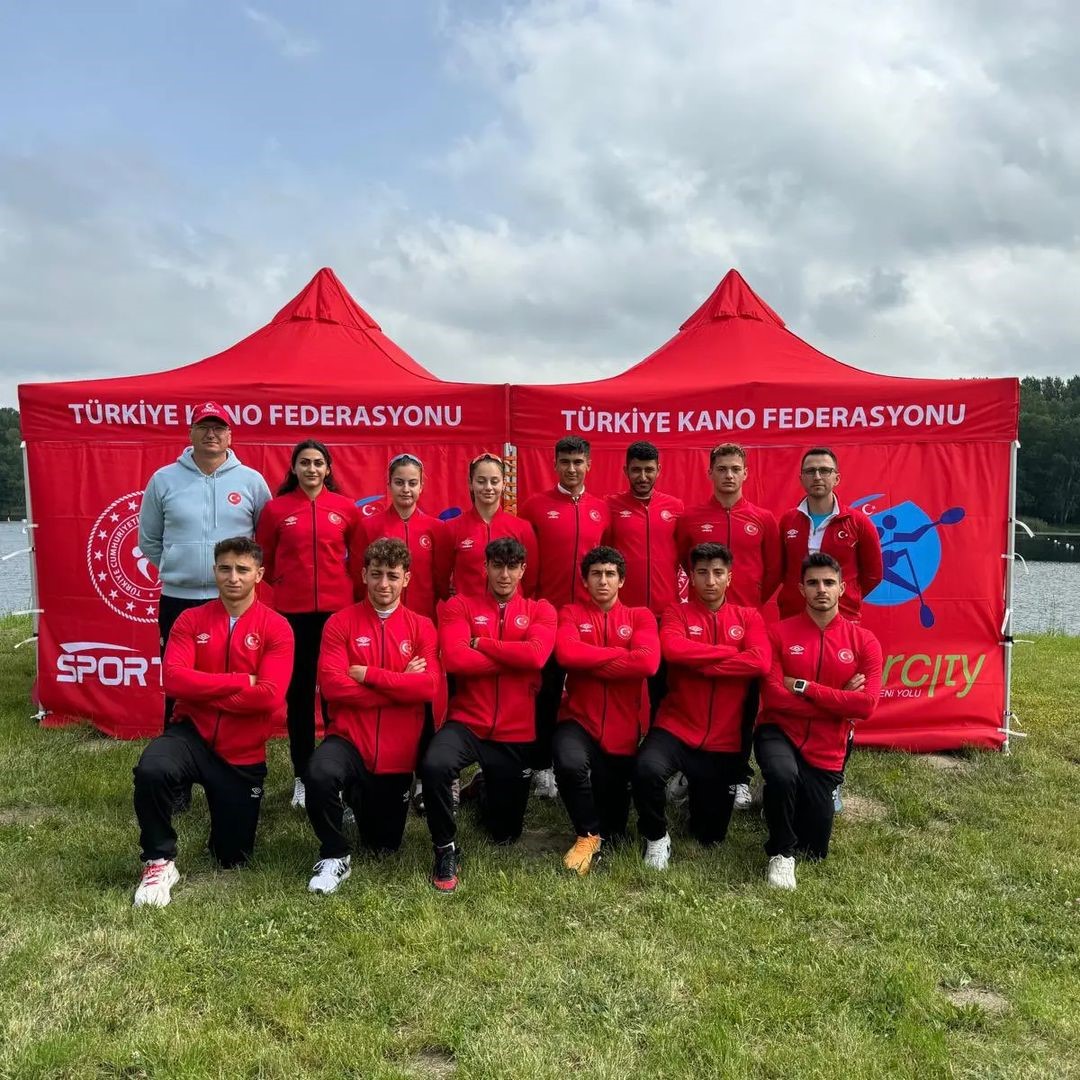 Büyükşehirli kanocular Slovakya’dan 4 madalyayla döndü Büyükşehirli kanocular Slovakya’dan 4 madalyayla döndü