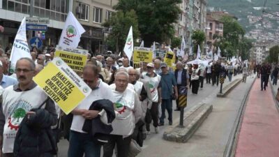 Bursa’da emeklilerden yürüyüş