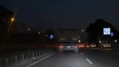 Bursa’da tır makas attı, otomobillere yol vermedi