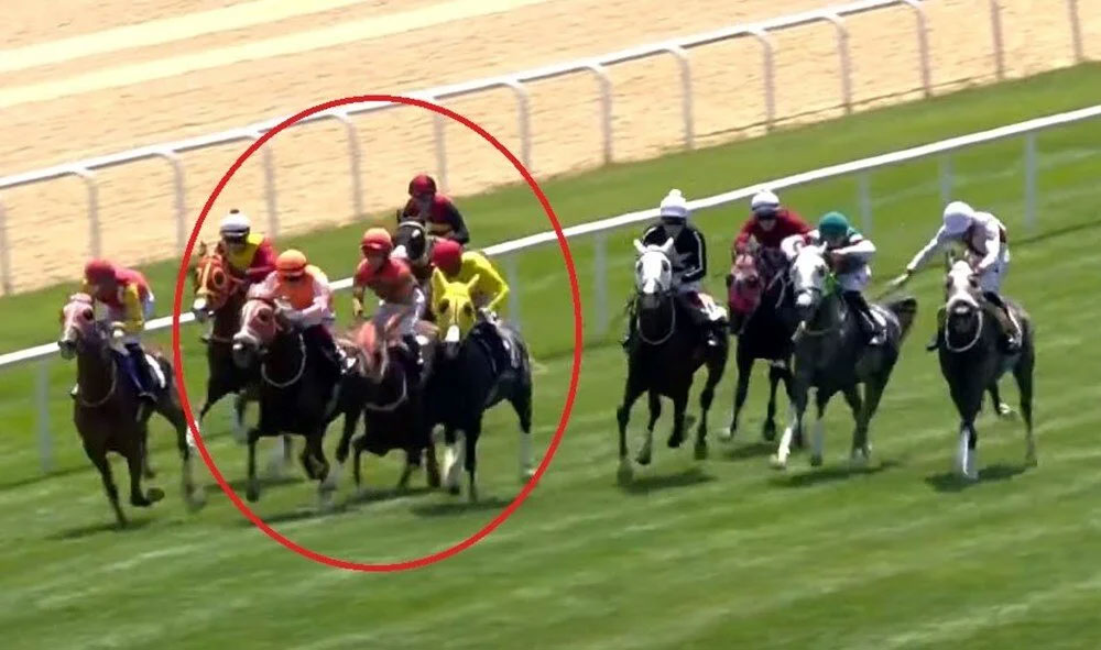 Ankara’da hipodromda atlar çarpıştı: 2 jokey yaralandı