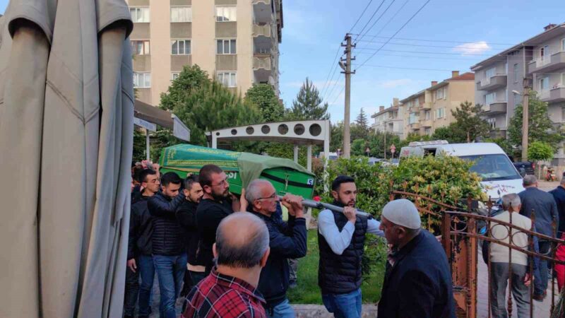 Bursa’da kahreden kazada hayatını kaybeden kadın toprağa verildi