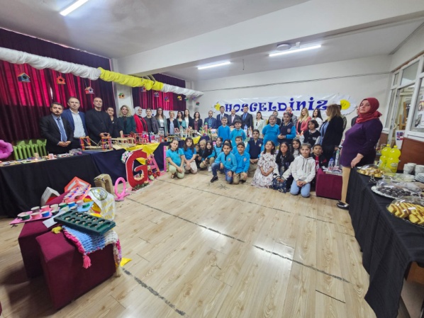 Bursa Değirmenlikızık Dumlupınar İlkokulu’nda eTwinning rüzgarı Bursa Değirmenlikızık Dumlupınar İlkokulu’nda eTwinning rüzgarı