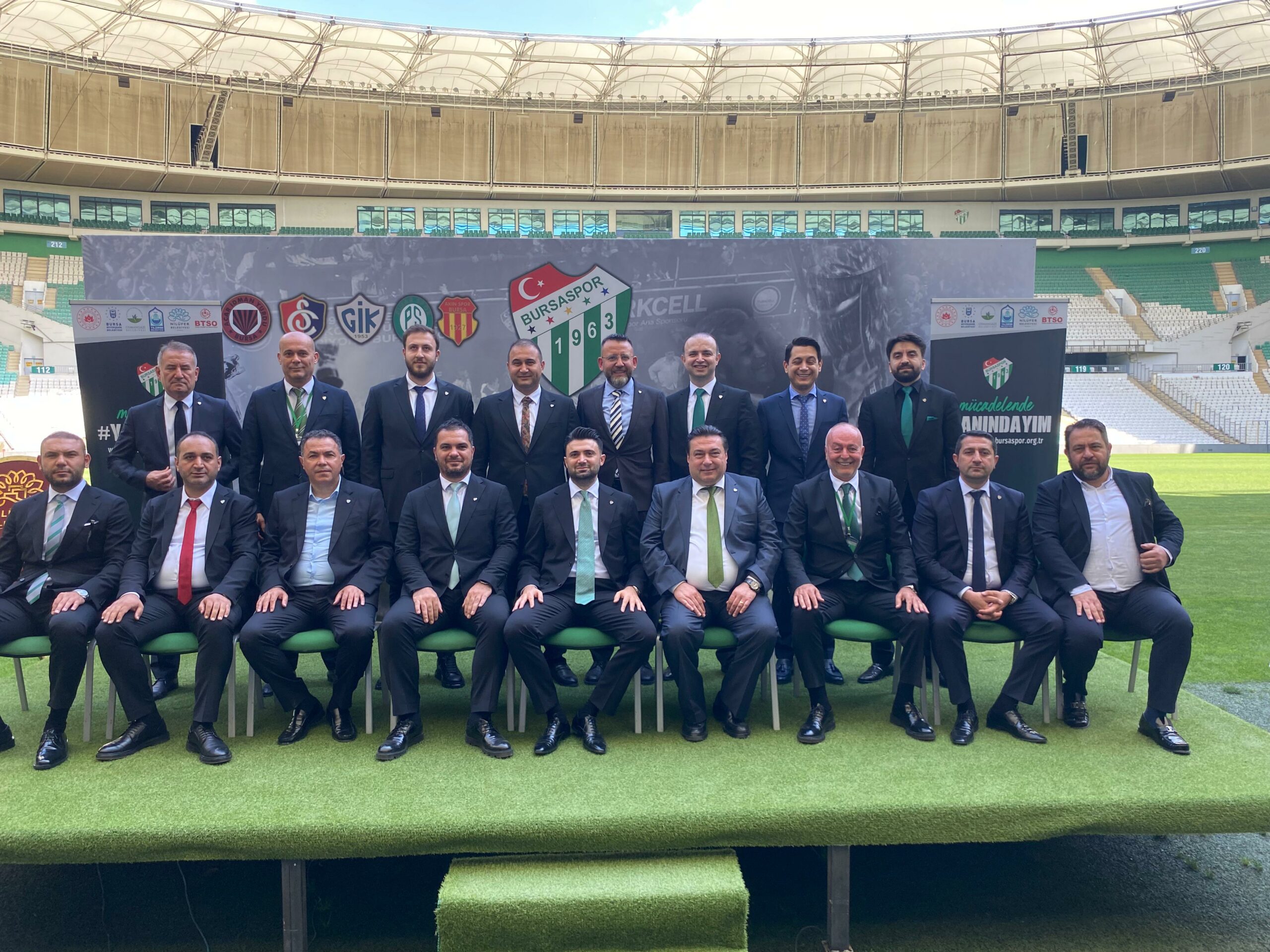 Bursaspor’da yeni yönetimin görev dağılımı belli oldu! Bursaspor’da yeni yönetimin görev dağılımı belli oldu!