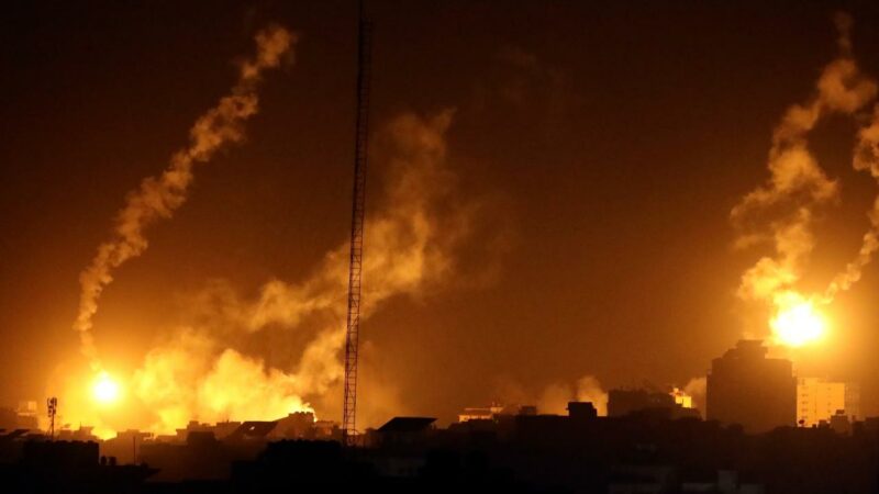 İsrail Gazze’ye bomba yağdırdı