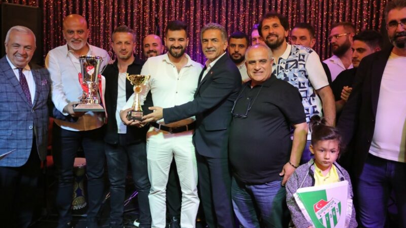 Gemlik Belediyespor şampiyon oldu Bursaspor Profesyonel Futbolcular Dayanışma Derneği tarafından düzenlenen ‘Bursa Cup Veteran