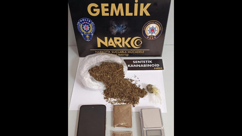 Bursa’da uyuşturucuya geçit yok Gemlik İlçe Emniyet Müdürlüğü ve Narkotik Büro Amirliği Ekipleri, uyuşturucu