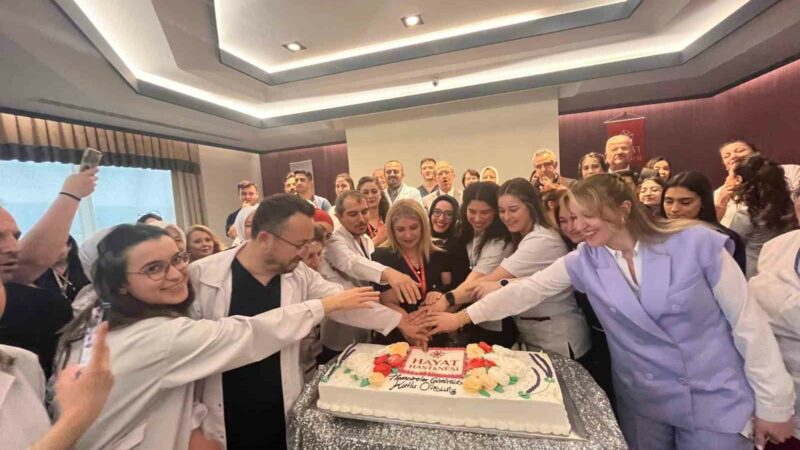 Bursa’da Hemşeriler Haftası kutlandı Özel Hayat Hastanesi hemşireleri, 12-18 Mayıs Hemşireler Haftası çerçevesinde düzenlenen