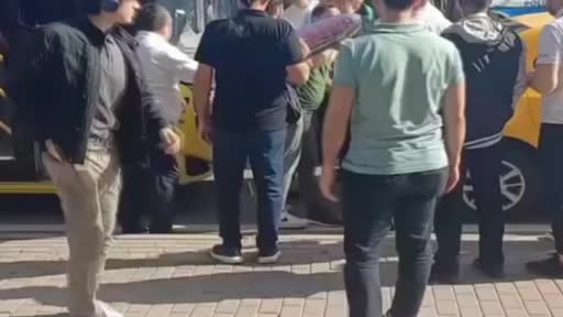 Görüntüler Bursa’dan… Birbirlerine girdiler