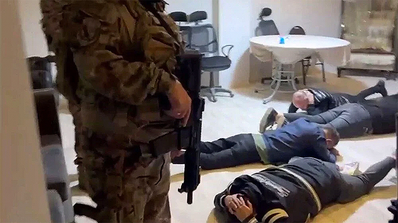 Ünlü gece kulübüne baskın