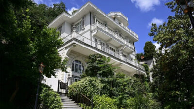 FETÖ firarisine ait Beyaz Köşk satışa çıktı