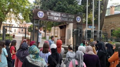 Tarihi olayların canlandırıldığı diziler, toplumun her kesiminden ilgi görüyor. TRT