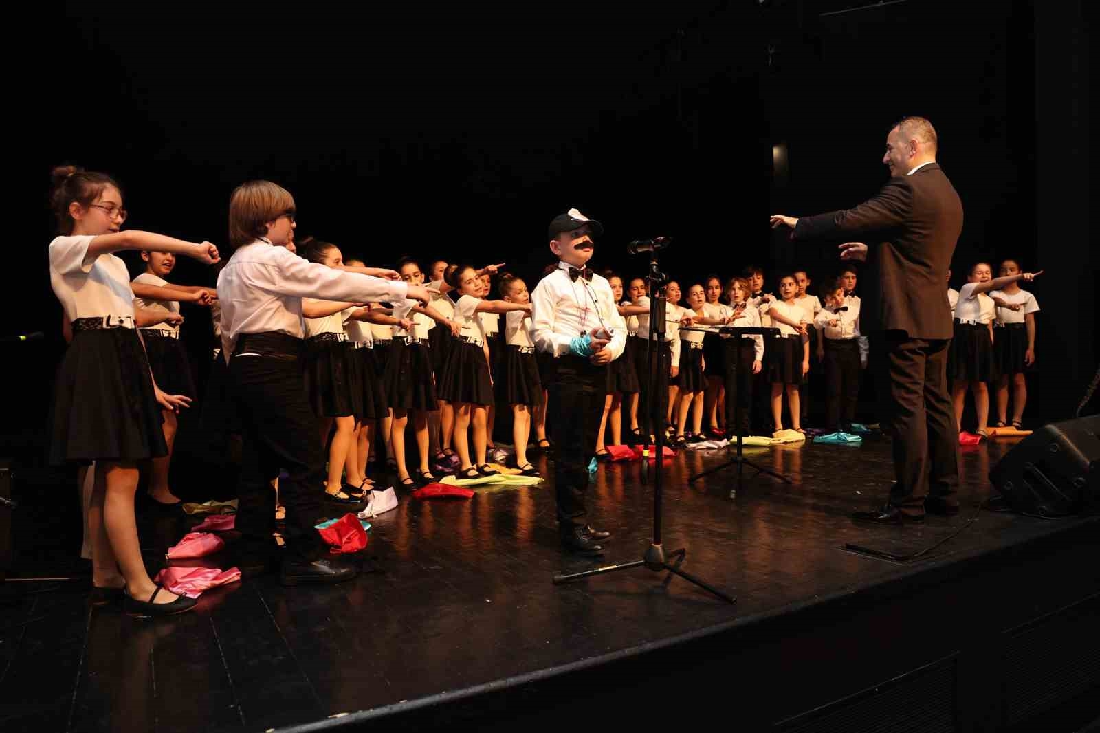 nilufer cocuk ve genclik korosundan muhtesem performans 3c5a5bf