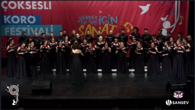 Nilüfer Çoksesli Koro festivale iki ödülle damga vurdu Şef Zeynep Göknur Yıldız yönetimindeki Nilüfer Çoksesli Koro, 17 şehirden