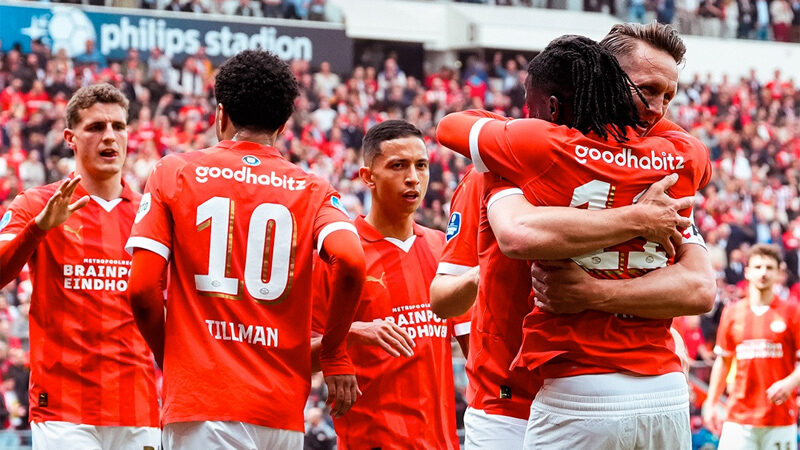 PSV, 25. şampiyonluğuna ulaştı PSV, Hollanda 1. Futbol Ligi'nde (Eredivisie) 25. kez şampiyon oldu.