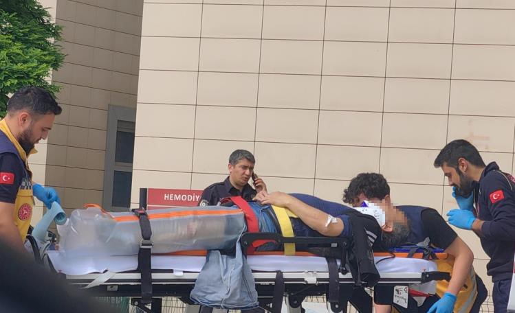 Bursa’da şenlikte traktör araçtan fırlayan sürücünün üzerinden geçti