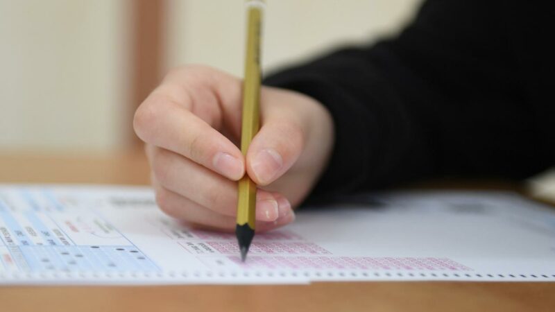 Sorular sızdırıldı iddiası: 6 okulda sınav tekrarı yapılacak İstanbul'daki liselerde bu hafta yapılan ortak sınavda soruların sızdırıldığı iddiası