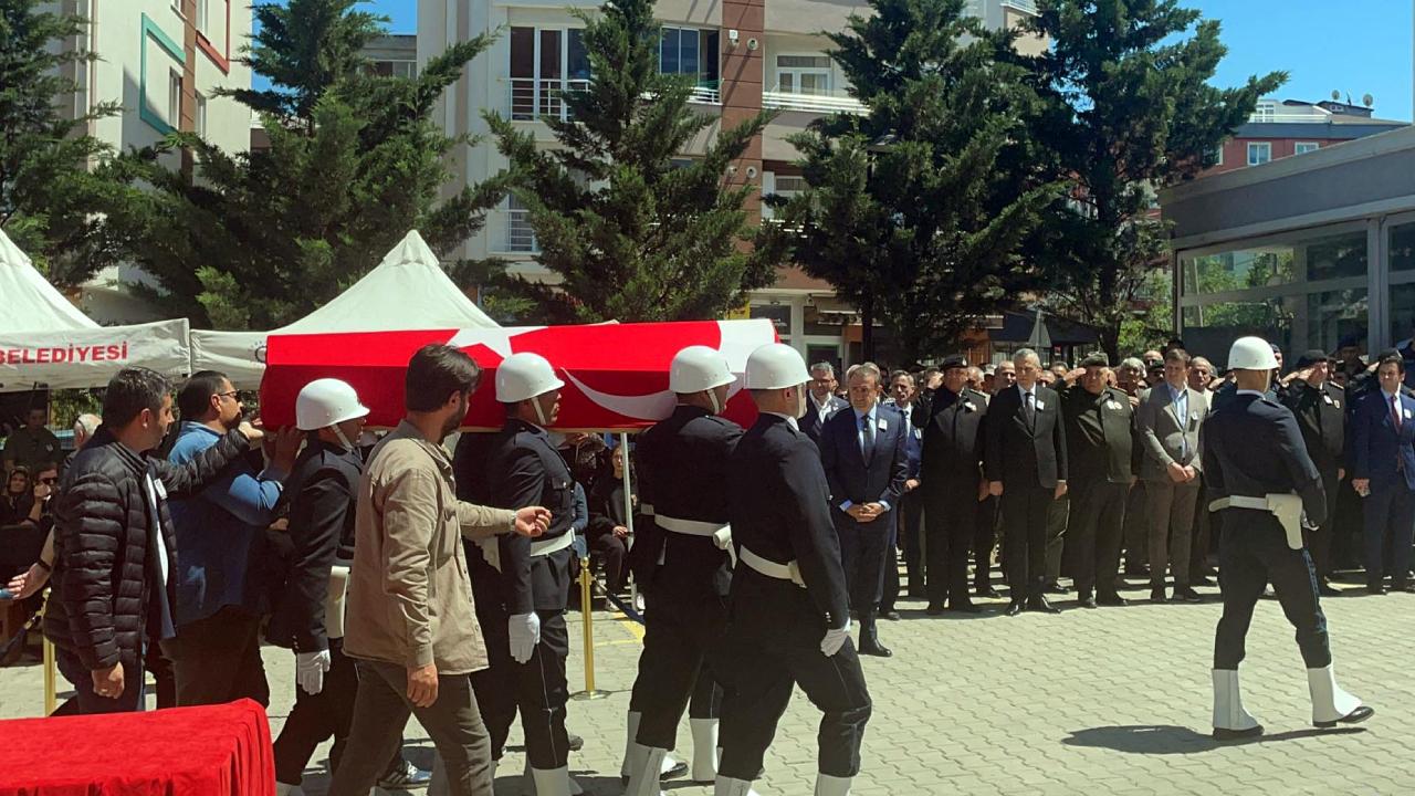 Yaşamını yitiren polis memuruna son görev