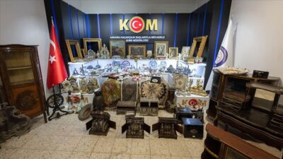 Durdurulan araçta ele geçirildi! 1120 parça tarihi obje…