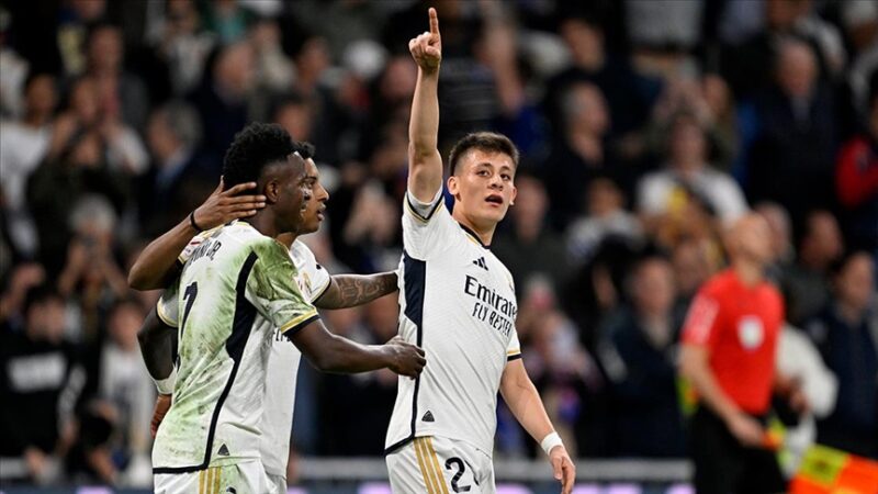 İspanya 1. Futbol Ligi'nin (La Liga) 36. haftasında Real Madrid,
