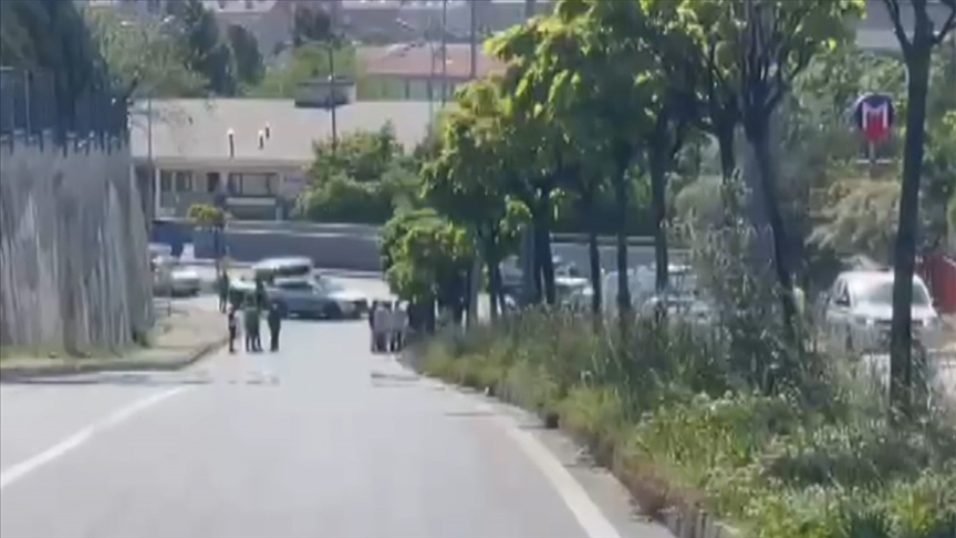 Metro çıkışında el yapımı patlayıcı madde bulundu