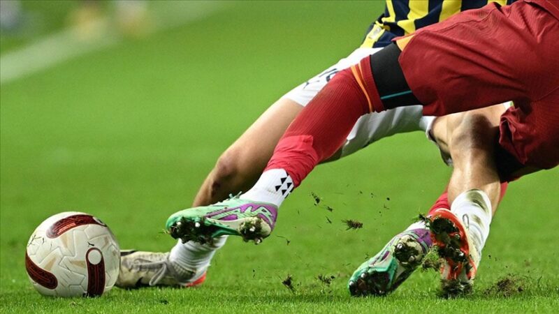 Trendyol Süper Lig'in 37. haftasında Fenerbahçe'yi konuk edecek lider Galatasaray,