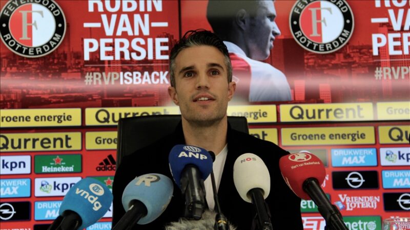 Hollanda 1. Futbol Ligi ekiplerinden Heerenveen, teknik direktörlüğe Robin van
