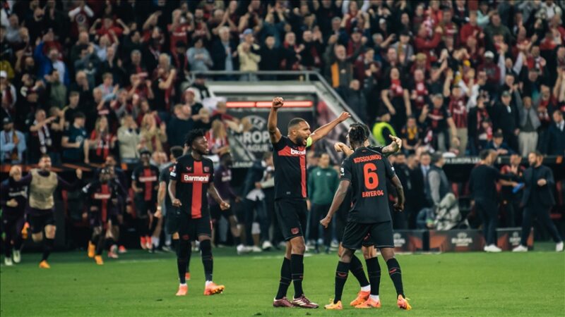 Almanya 1. Futbol Ligi'nde (Bundesliga) ilk şampiyonluğunu ilan eden Bayer