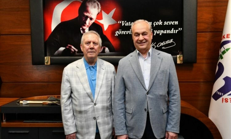  Fenerbahçe Spor Kulübü Başkan Adayı Aziz Yıldırım, Bursa'nın Mustafakemalpaşa ilçesinde
