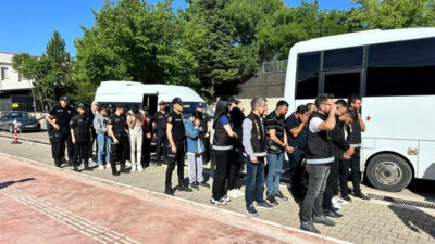 ‘Göğüs silikonu teminatlı’ dolandırıcılık: 50 milyon lira toplamışlar