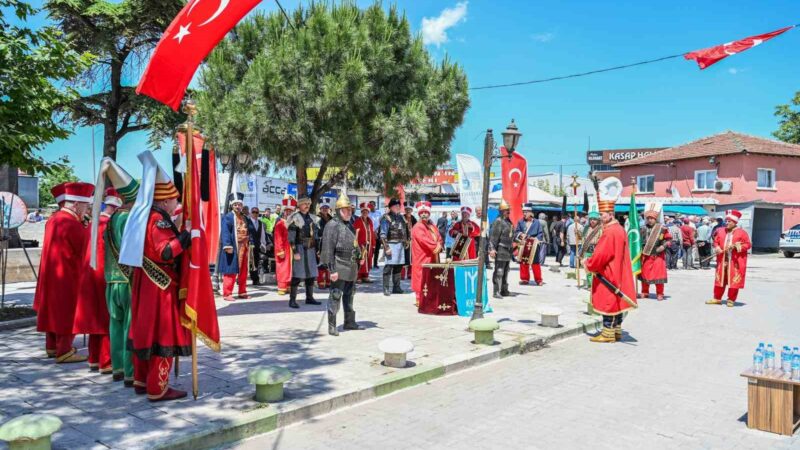 Ulubatlı Hasan memleketi Karacabey’de törenle anıldı İstanbul’un fethi sırasında surlara ilk bayrağı diken Ulubatlı Hasan, Fetih