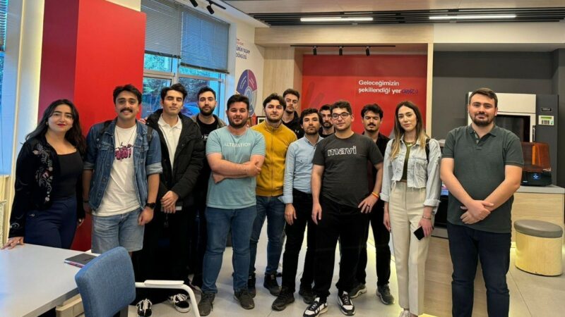 Bıursa’da üniversitesi öğrencilerine, Coşkunöz Eğitim Vakfı’ndan destek Coşkunöz Eğitim Vakfı, geleceğin en önemli teknolojileri arasında yer alan