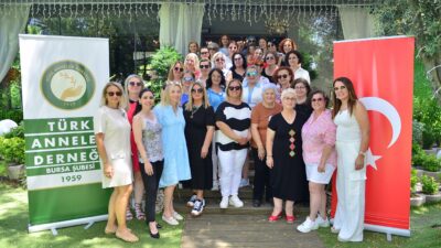 Annelerden sezona renkli veda