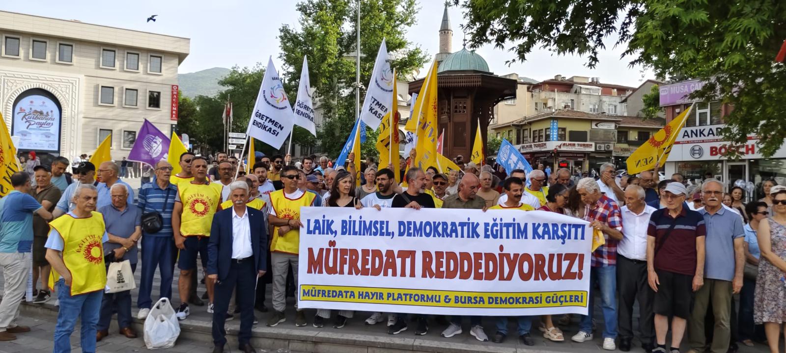 Bursa’da yeni müfredat protestosu