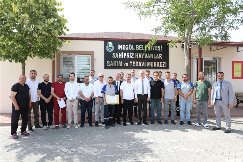 İnegöl’de barınak personeline ‘başıboş hayvanları yakalama ve müdahale’ eğitimi verildi