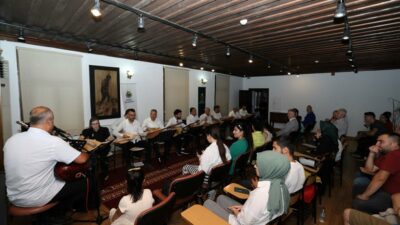 Bağlama kursiyerlerine Başkan Taban’dan tam not