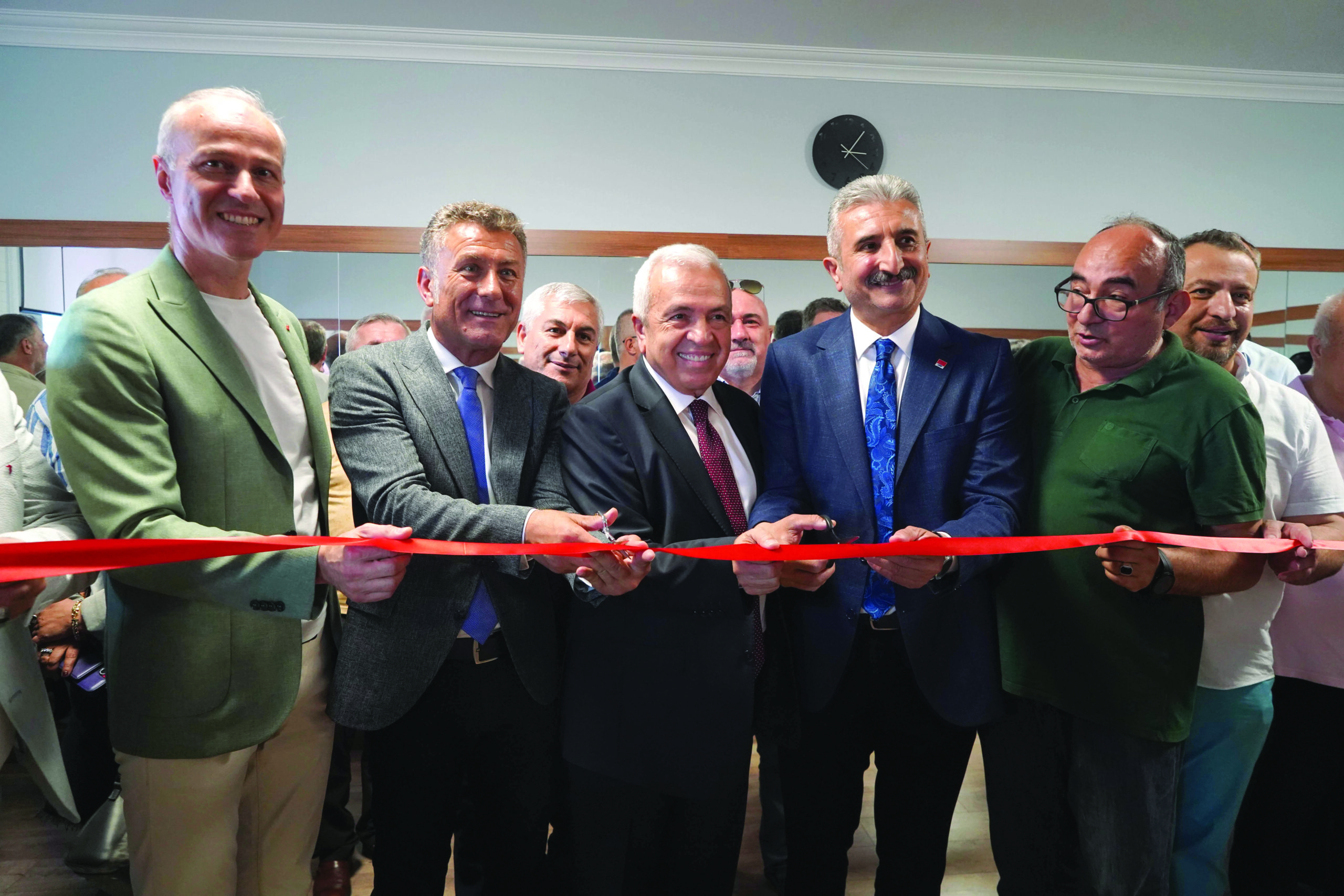 Bursa’da iş ve siyaset dünyasını buluşturan açılış