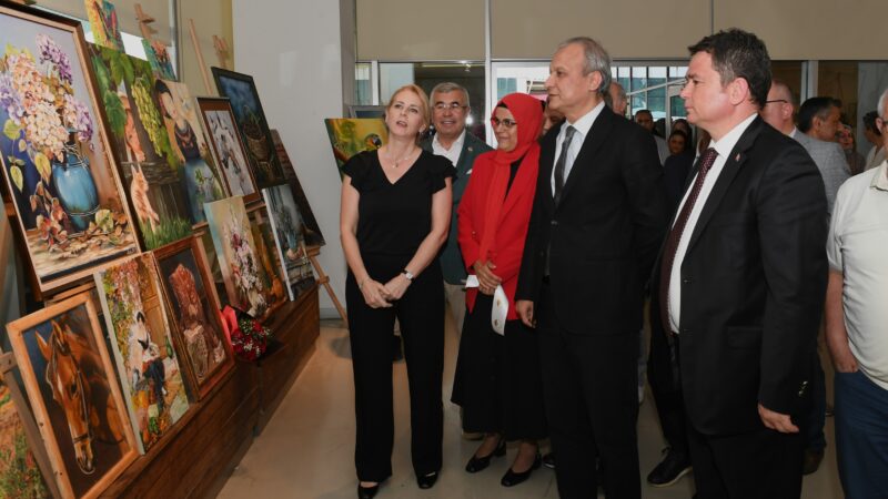 OSMEK’in gurur sergisi Osmangazi Belediyesi’nin açtığı kurslarda eğitim alan kursiyerlerin yıl boyunca yaptıkları