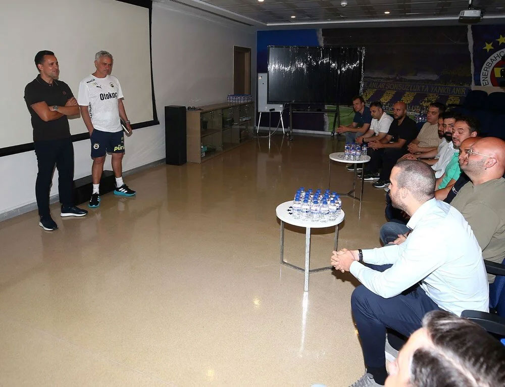 Fenerbahçe’den transfer operasyonu: 3 şehir 6 yıldız! Fenerbahçe’den transfer operasyonu: 3 şehir 6 yıldız!