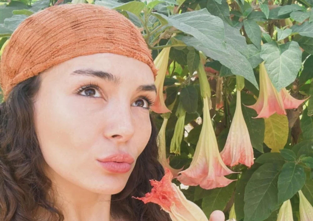 Ünlü oyuncu Ebru Şahin’den Fas pozları Ünlü oyuncu Ebru Şahin’den Fas pozları