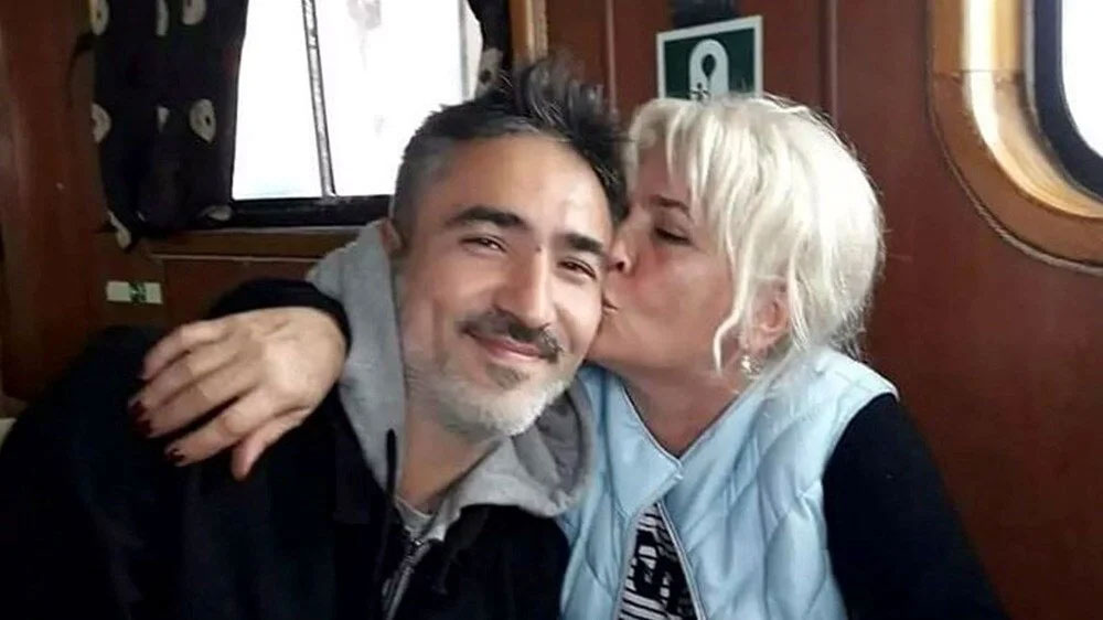 Ölüm düşmanlığı bitirdi! Ünlü şarkıcıdan zeytin dalı Ölüm düşmanlığı bitirdi! Ünlü şarkıcıdan zeytin dalı