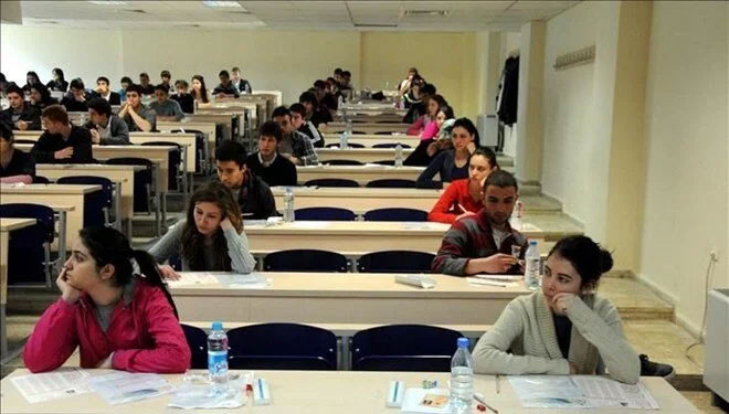 Üniversite yolunda ikinci sınav! YKS’de Alan Yeterlilik Testleri oturumu başladı Üniversite yolunda ikinci sınav! YKS’de Alan Yeterlilik Testleri oturumu başladı