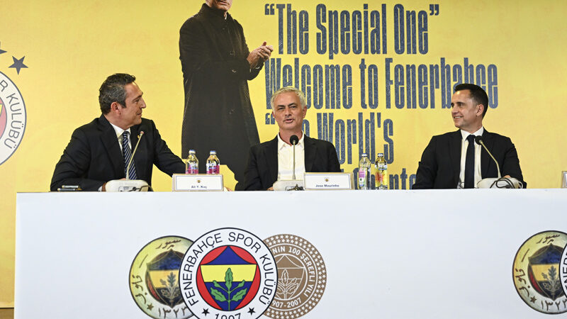 Fenerbahçe, Mourinho’nun ücretini KAP’a bildirdi Fenerbahçe Kulübü, Portekizli teknik direktör Jose Mourinho'nun "yıllık garanti ücretini"