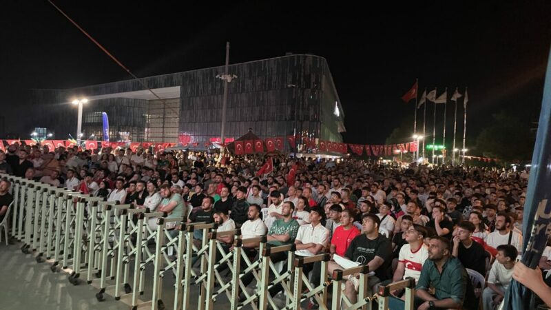 Bursa Büyükşehir Belediyesi; Hüdavendigar Kent Parkı, Kent Meydanı, Vakıf Bera
