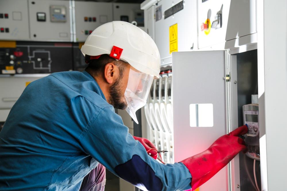 UEDAŞ ekiplerinin sıcak hava mesaisi UEDAŞ ekiplerinin sıcak hava mesaisi