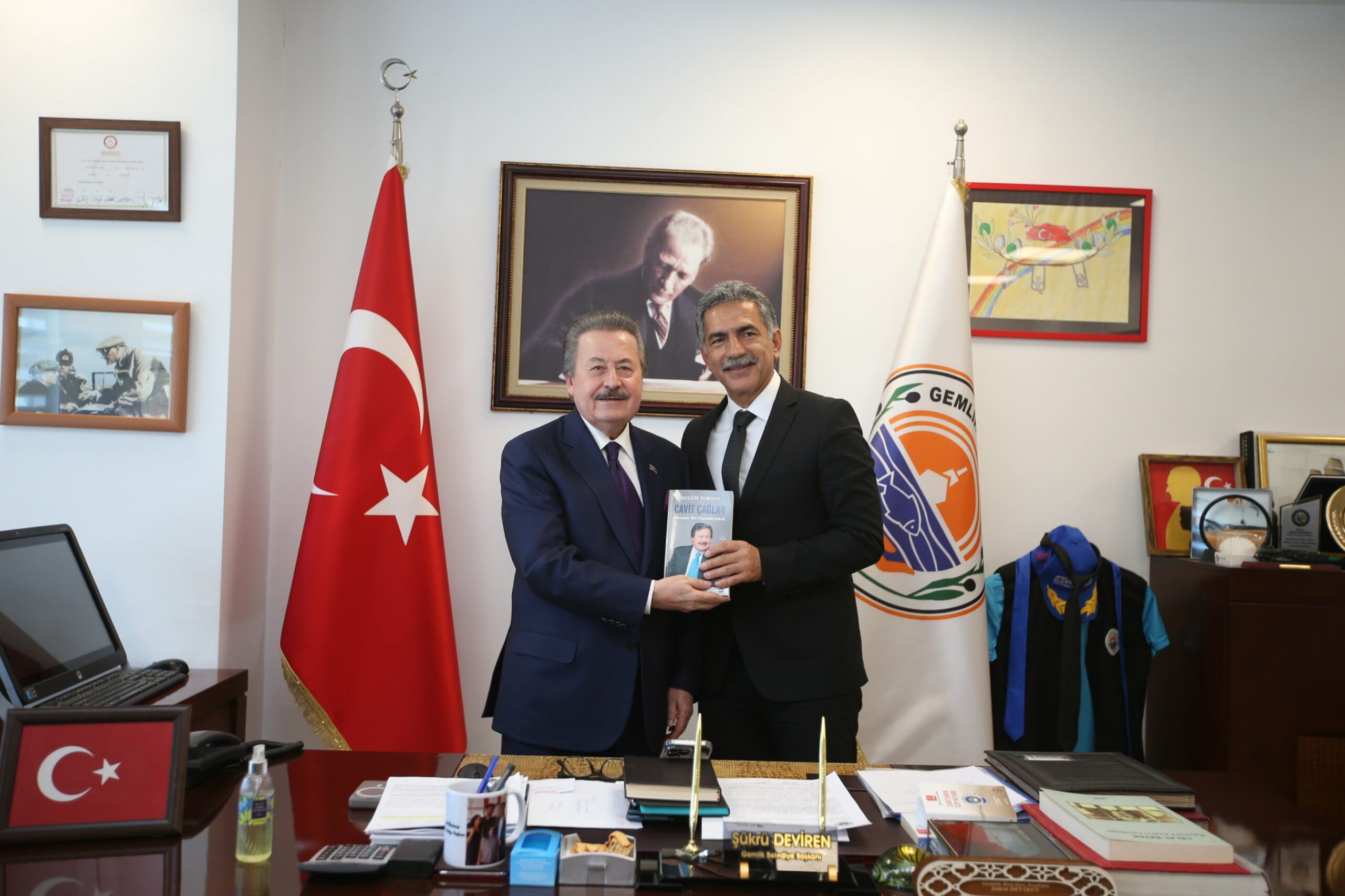 Cavit Çağlar’dan Başkan Deviren’e; ‘Gemlik’te çok güzel işler yapacağınıza inanıyorum’