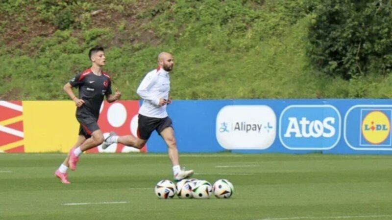 TFF’den flaş Arda Güler açıklaması! İdman görüntüleri gündem olmuştu… A Milli Futbol Takımı’nın bugünkü antrenmanı sırasında teknik direktör Vincenzo