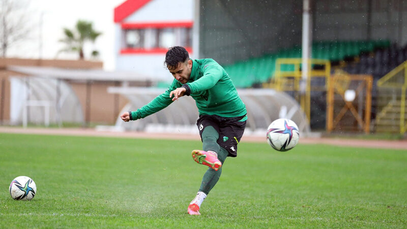 Bursaspor’un yeni transferi OLAY’a konuştu Birçok takımın teklifine rağmen yeşil beyazlı takımı tercih eden ve